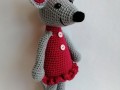 Myška háčkovaná malinová