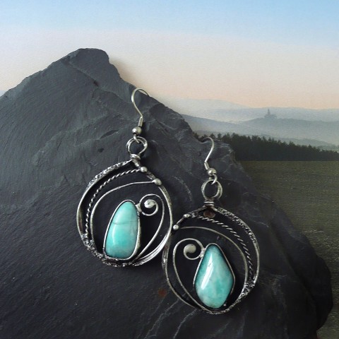 Náušnice visací s amazonity /cínové minerál cínovaný handmade do uší s amazonitem amazonitové drahý kámen z cínu autorská práce náušnice z cínu náušnicový pár z cínu a stříbra náušnice visací amazonit do uší dámské modré náušnice tyrkysová a modrá 