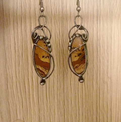 Cín. náušnice s jaspisem obrázkovým hnědá minerál cínovaný handmade do uší jaspisové drahý kámen z cínu autorská práce náušnice z cínu náušnicový pár jaspis krajinný náušnice visací s jaspisem obrázkovým jaspisové oválky oválné náušnice dámské visací náušnice barva béžová 
