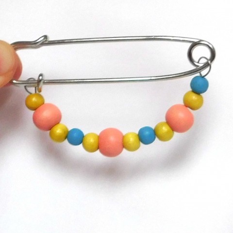 Ozdobný špendlík, pastelový dřevo brož dřevěný dřevěná spona modrý stříbrný korálky modrá růžová příroda přírodní žlutá žlutý brožka růžový stříbrná špendlík světlemodrá světlerůžová pastelový pastelová pastel světlerůžový dřevěné korálky světlemodrý spínací špendlík spona na oděv světležlutá ozdobný spínací špendlík oděvní spona světležlutý 