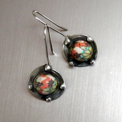 Náušnice Janis kytičkové cín nerezový jednoduchý keramický korálek 