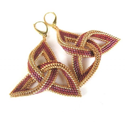 Zlatá s růžovou náušnice zlatá růžová šité etno 3d nachová keltský uzel 