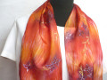 Hedvábná šála Fuego.