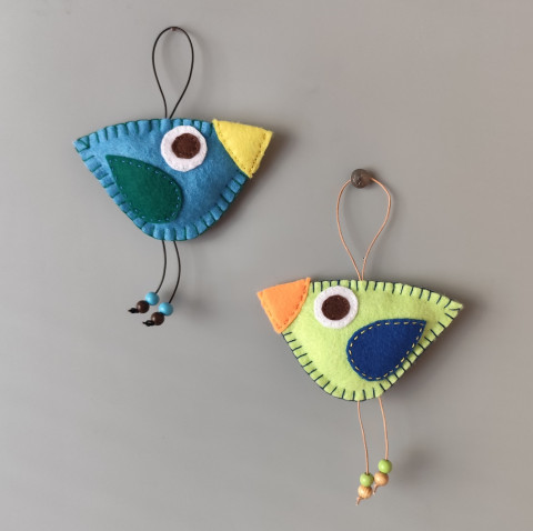 Barevní ptáčci z filcu IX. dekorace pták ptáček jarní jaro ptáčci filc pověsit plsť zavěsit velikooce 