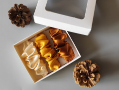 Scrunchie gumičky S na kartě - X.