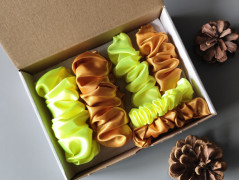 Scrunchie gumičky S na kartě - X.