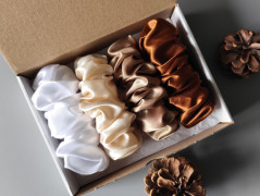 Scrunchie gumičky S na kartě - X.