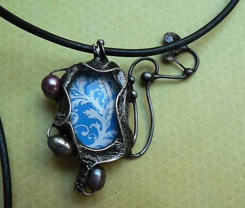 Dos caras.... náhrdelník cín sklo přívěšek perly cínování 