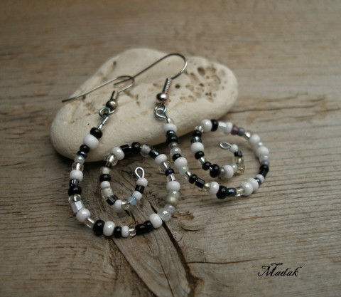 Spirálkové nánušnice ........ 6. náušnice bílá černá veselé spirála šnek černobílá spirálka duhové kombinace beravné jednobarevné 