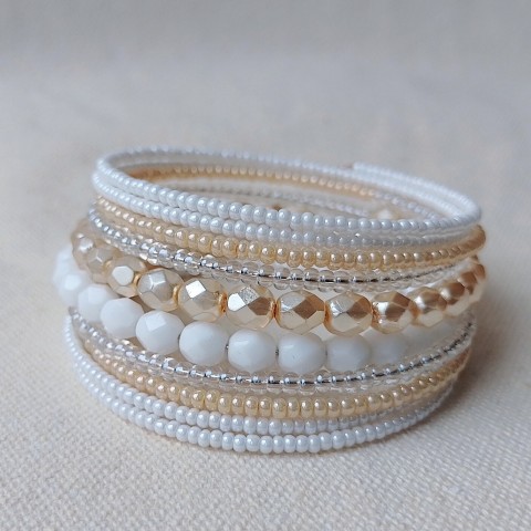 Náramek smetanový náramek dárek korálky elegantní perličky rokajl náramky drobnost něžné korálkování efektní navlékání paměťový drát maličkost 