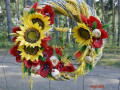 venkovský věnec -slunečnice s máky