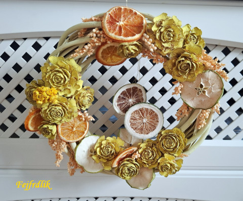 letní drink ;-).. dekorace originální letní přírodní žlutá věneček netradiční světlý pomerančový na dveře do bytu vitamínový jablíčkový 
