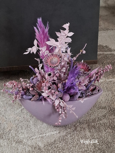 sušinové aranžmá v keramické loďce domov dekorace dárek růžová interiér levandulová celoroční aranžmá fialovorůžová sušinové stabilizované 