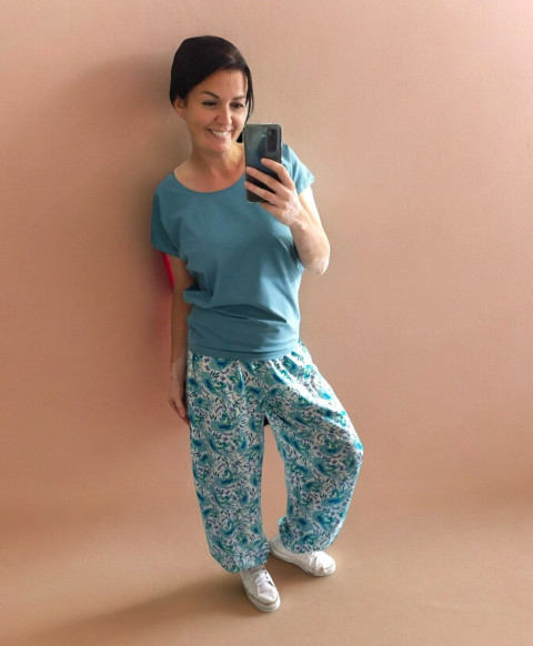 Dámské modré triko L/XL tunika halenka květy triko top tmavá 