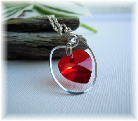 Náhrdelník se swarovski srdíčkem červená přívěsek nerez swarovski křišťál 