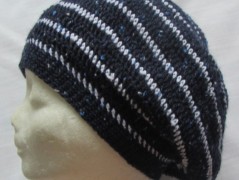 Černý saténový kvítek