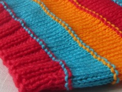 Černý saténový kvítek