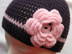 Černý saténový kvítek