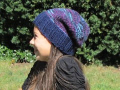 Černý saténový kvítek