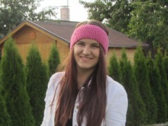 Černý saténový kvítek