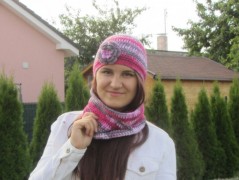 Černý saténový kvítek