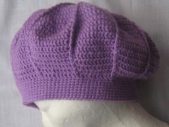 Černý saténový kvítek