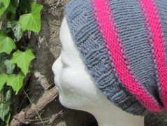 Černý saténový kvítek