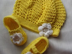 Černý saténový kvítek