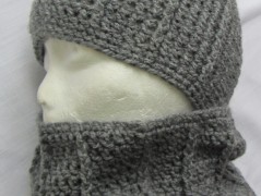 Černý saténový kvítek