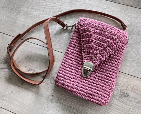 kabelka malinová kabelka procházka párty večírek 