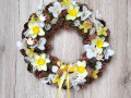 Jarní věnec do žlutobílé