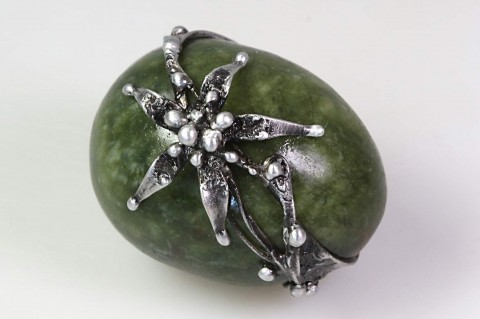 Vejce malované, jadeit kámen talisman cín velikonoce pájení jadeit amulet vejce vajíčko 