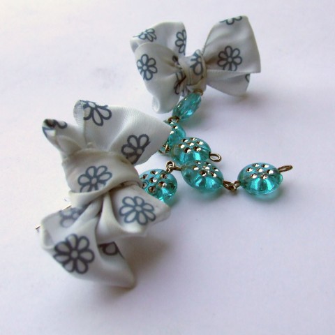 Tyrkysové mašle korálky náušnice mašle 