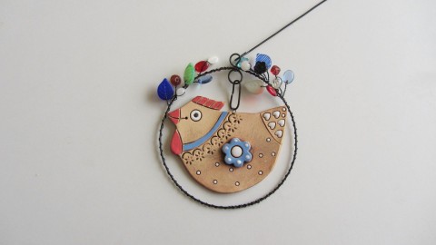 Dekorace - Slepička s modrým kvítím domov dekorace korálky keramika drát jarní svátek jaro velikonoce slepice drátování drátek velikonoční svátky slípka slepička koleda hody hodování koledník 