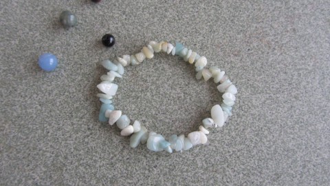 Náramek - minerál Beryl náramek korálky doplněk ženy příroda minerál náramky minerály dívky beryl hornina 