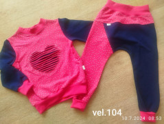 Jarní čepička s jednorožci