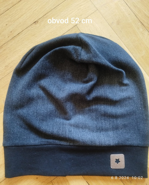 Šedočerná čepička čepice 