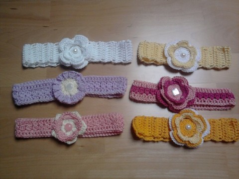 Dívčí háčkované čelenky háčkovaná čelenka kytička 
