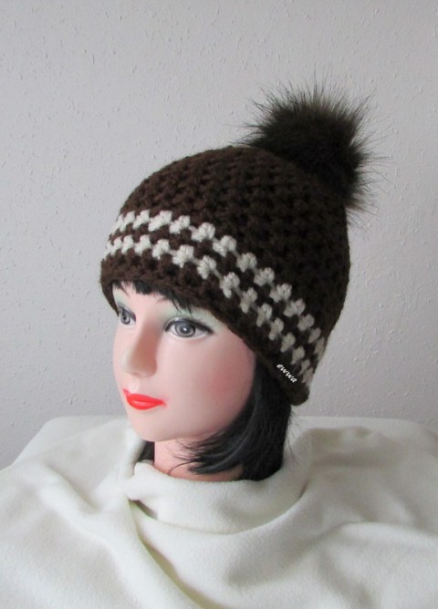 Čepice hnědá/béžová kulich zima čepice háčkovaná dívčí hnědá dámská béžová zimní bambule handmade hřejivá crochet pro ženy pompom 