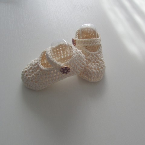 Botičky děti jarní holčička holčičí jaro miminko béžová háčkované akryl smetanová botičky unisex celoroční handmade balerínky capáčky mimi 