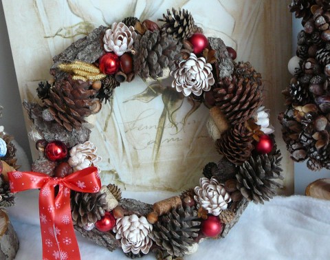 Přírodní věnec. vánoce vintage zimní zasněžený šišky přirodní věneček. přírodní.věnec 