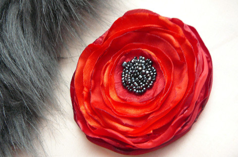 Brož mák. brož šperk béžová smetanová vintage styl opalovaná capučinová capučino 