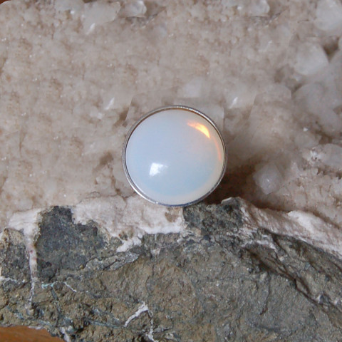 Opálový do žluta opál 