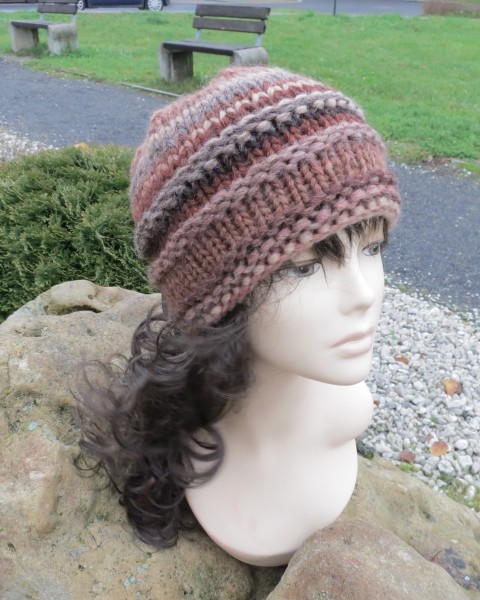 v barvách perníčků čepice dámská zimní 