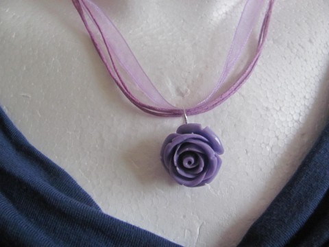 Náhrdelník fialová růžička šperk náhrdelník bižuterie 