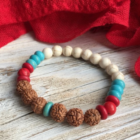 Kamínkovník s Rudrakshou červená náramek tyrkys mosaz pružný ethno boho 