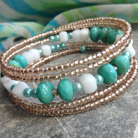 Náramek Pistácie ve zlatě zlatá bílá zelenkavá léto luxusní pistácie 