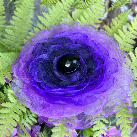 Brož fialovo-černá brož květina fialová černá organza 