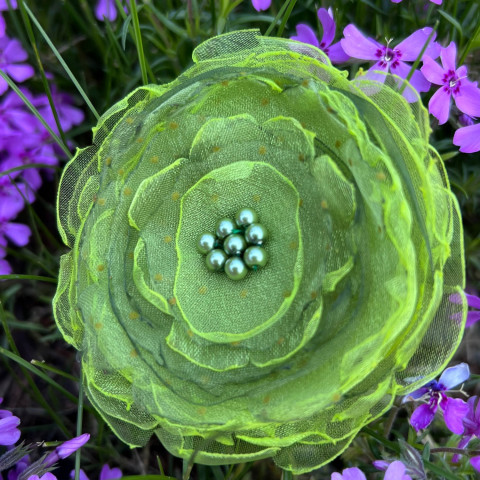 Brož zelená brož zelená květina organza 