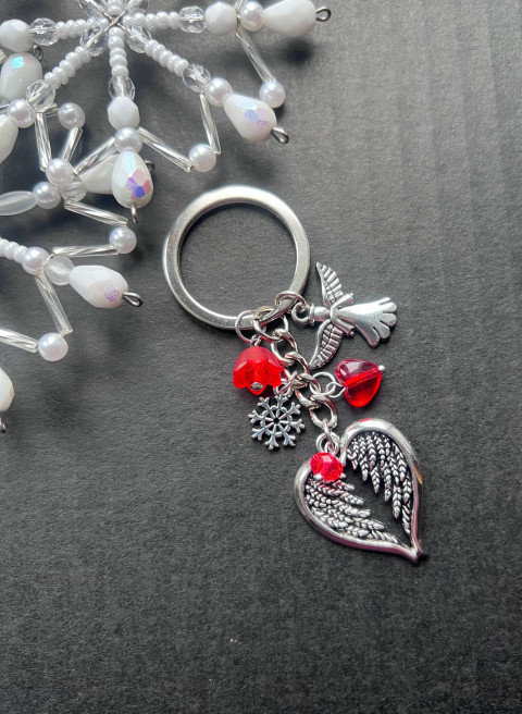 Andělský přívěsek červený přívěsek dárek zima anděl andílek křídla ochránce vločka na kabelku 